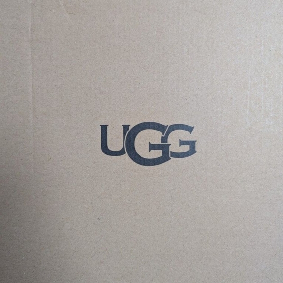 NWT UGG Classic Short II Women's Boots - Black Size 9 - Picture 3 of 6